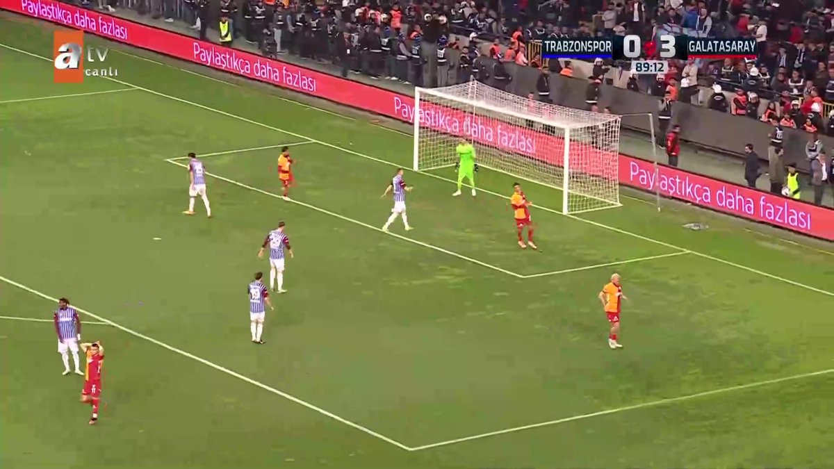 Alvaro Morata'nın golü geçersiz sayıldı!