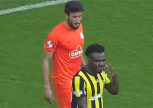 Emenike'den olay hareket