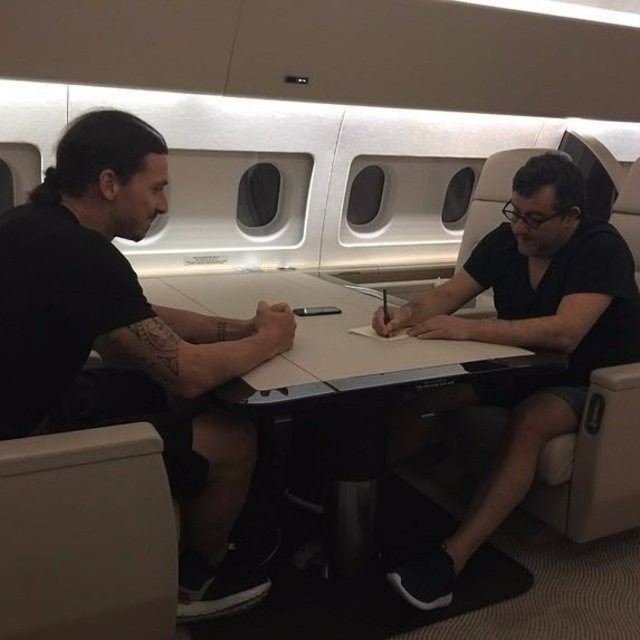 Ünlü futbolcular ve lüks otomobilleri