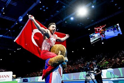 Adem Asil, Avrupa şampiyonu oldu!