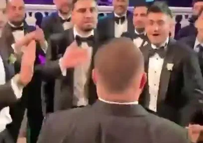Ozan Tufan düğünde eğlendi!