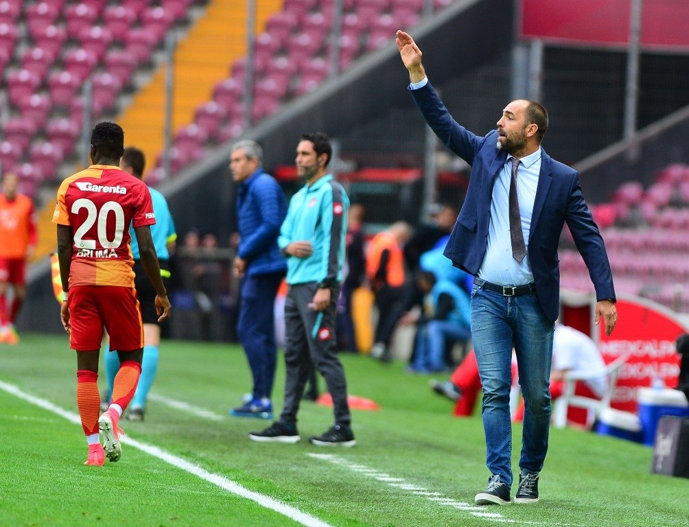 Dursun Özbek sinirden ağlamış
