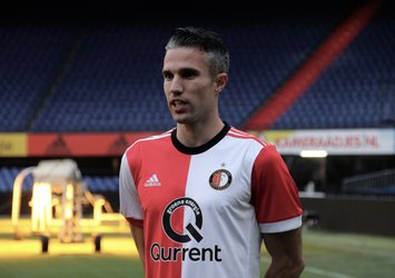 Feyenoord'ta Van Persie depremi!