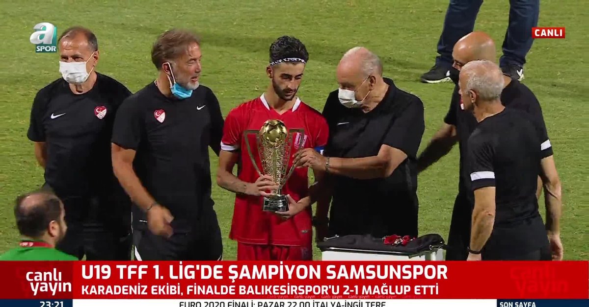 Şampiyon Samsunspor kupasını aldı!