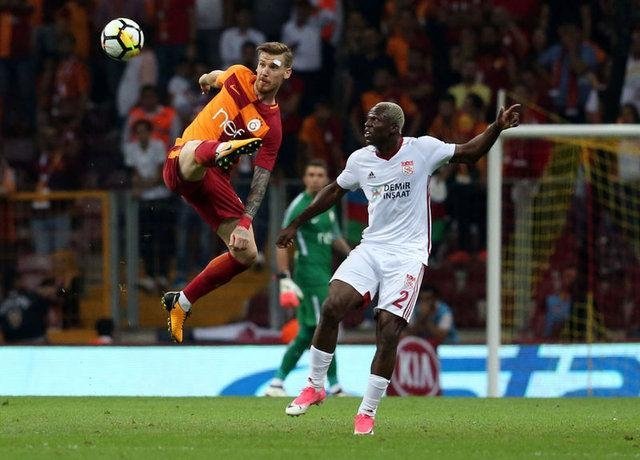 Süper Lig’de kim, ne kadar kazanıyor? İşte maaşlar...