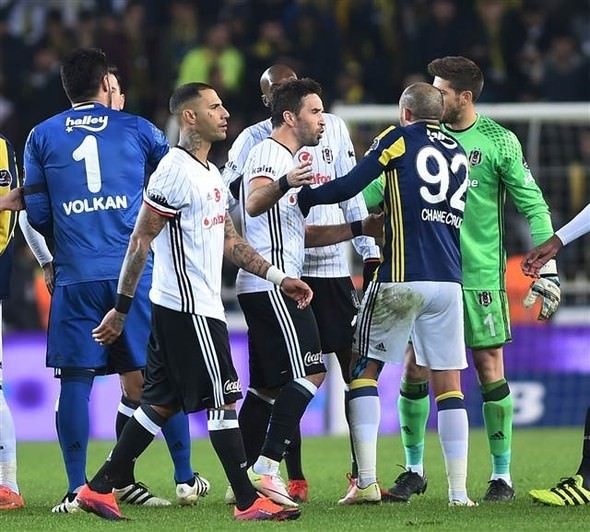Derbide kavga çıktı