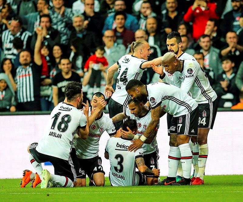 10 yıllık seriyi tarihe gömdü