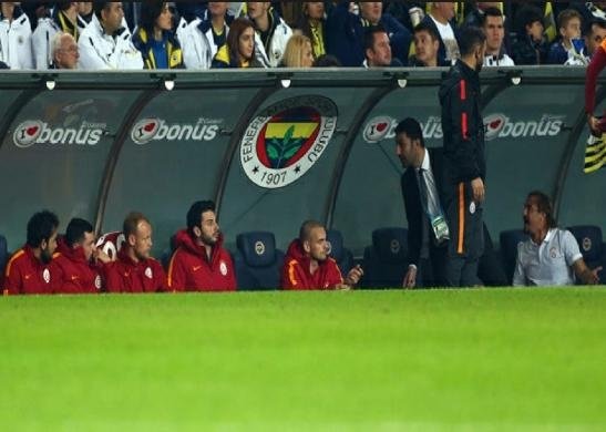 Galatasaray’da hoca ile oyuncu krizleri bitmiyor