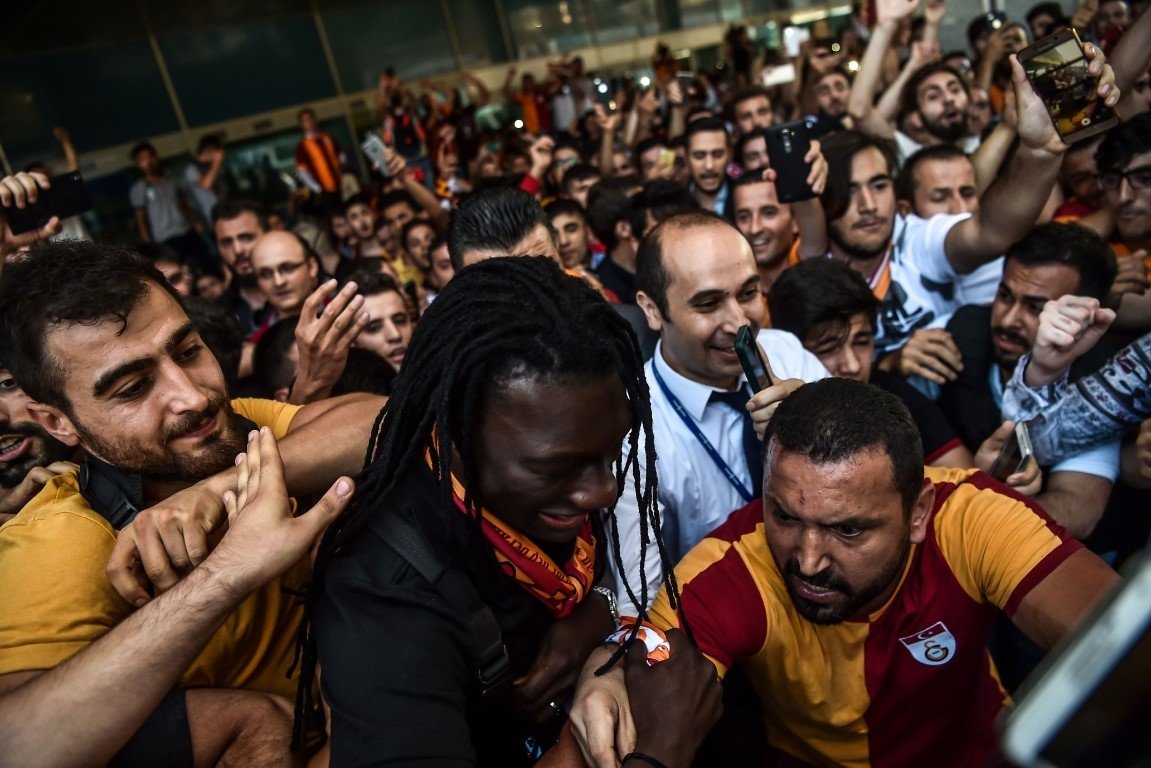 Bafetimbi Gomis araca bindi o soruyu sordu