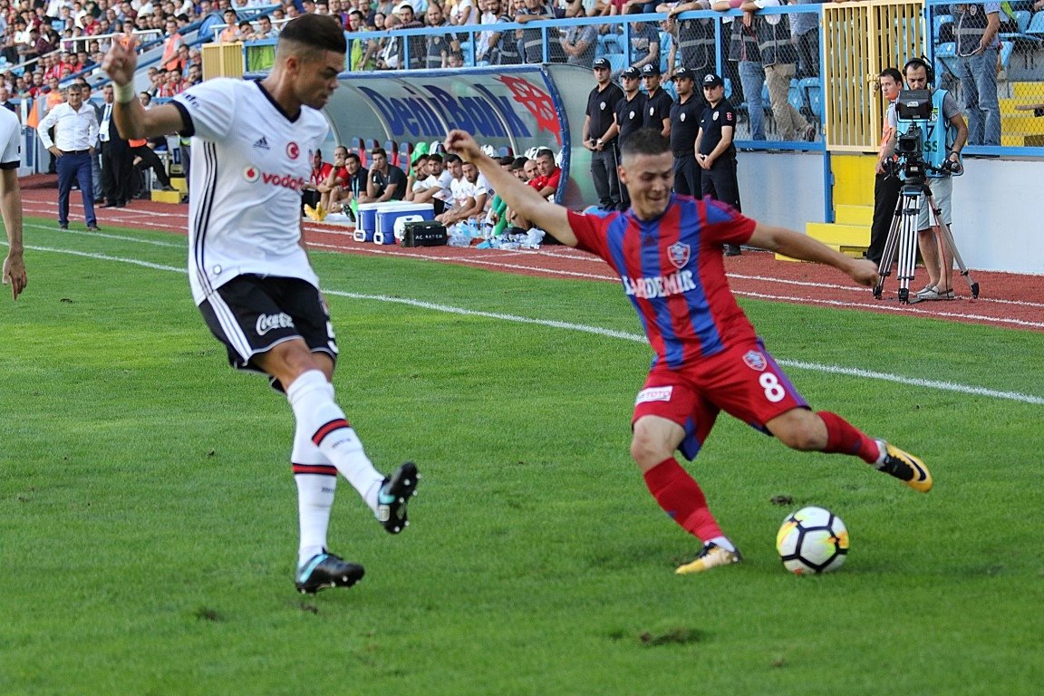 Karabükspor - Beşiktaş maçından kareler