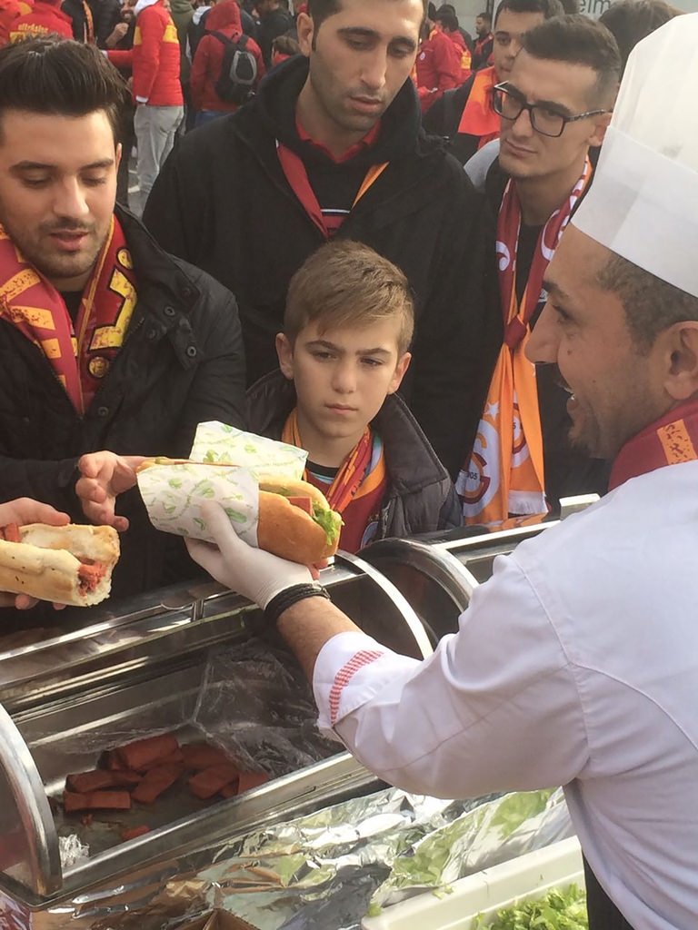 Galatasaray taraftarı TT Arena’da buluştu
