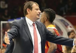 Ergin Ataman, faturayı takıma kesti