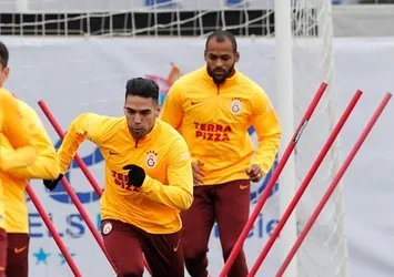 Galatasaray'ın Antalya kampı sona erdi