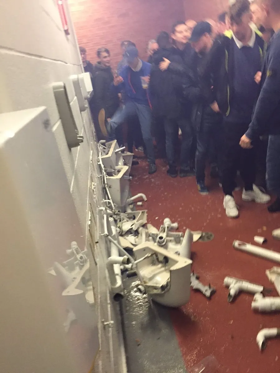 Manchester Cityli taraftarlar olay çıkardı - 2