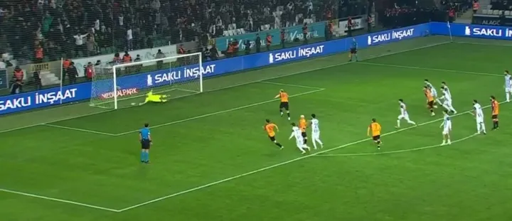 Galatasaray VAR'dan penaltı kazandı! İşte o pozisyon... - 2