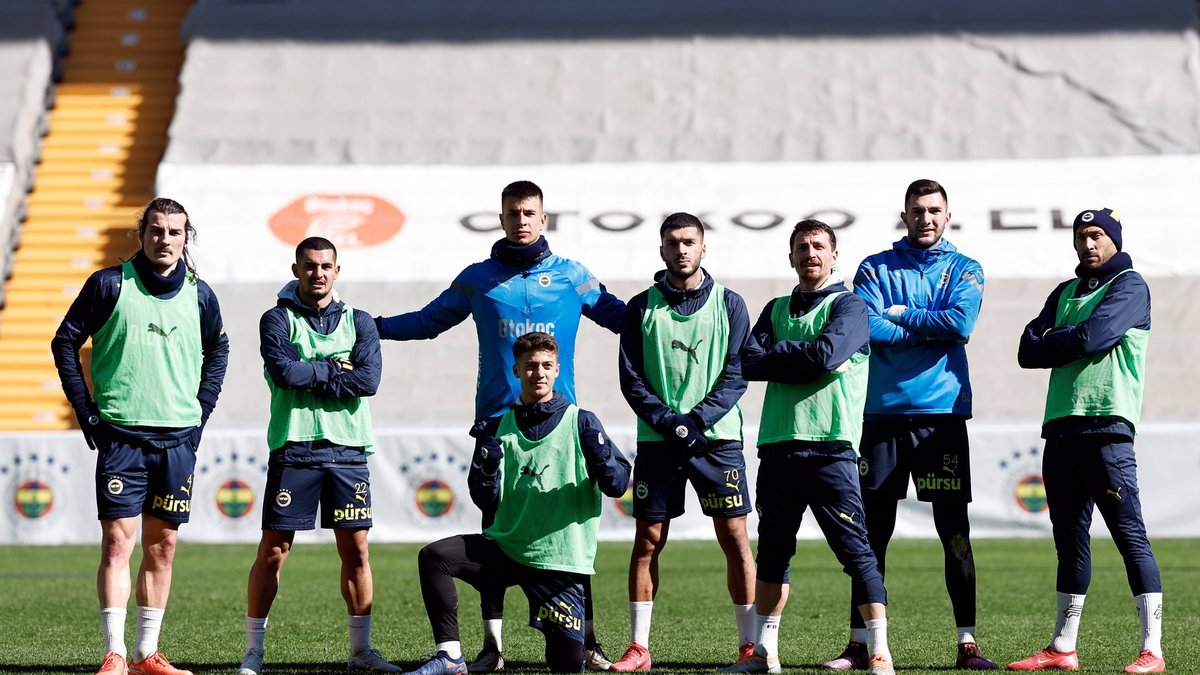 Fenerbahçe, Galatasaray derbisinin hazırlıklarına başladı! Fenerbahçe, Galatasaray derbisinin hazırlıklarına başladı!