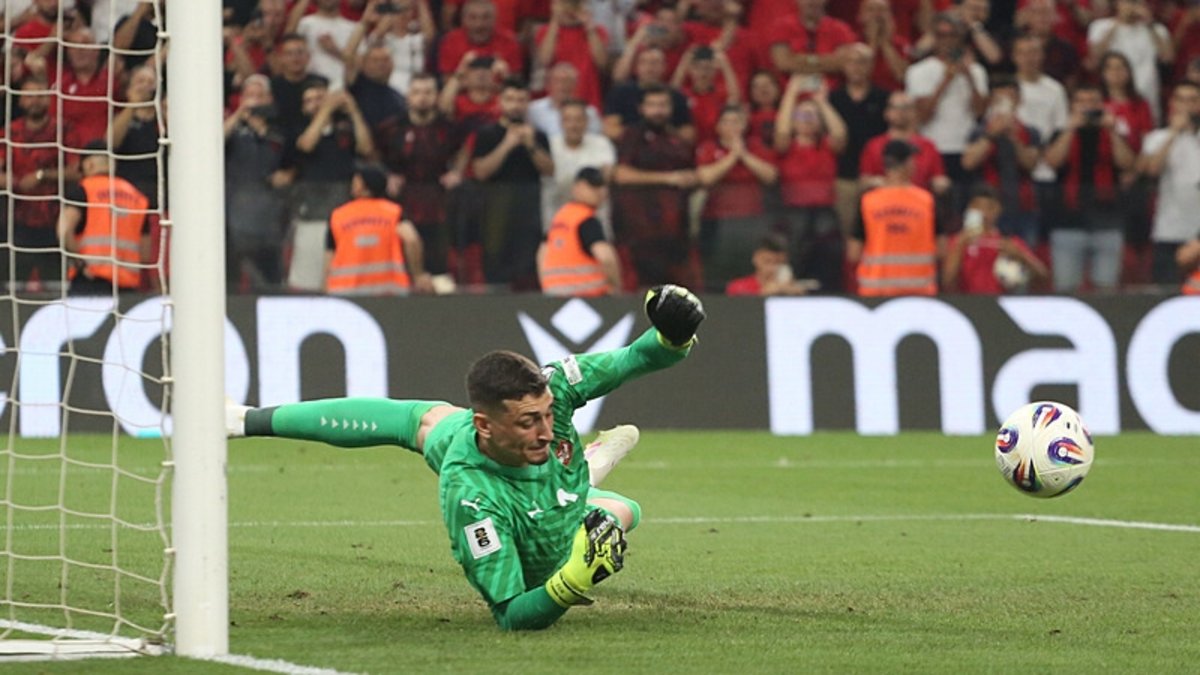 TRANSFER HABERİ: Galatasaray'da kaleye bir aday daha! Chelsea'den geliyor TRANSFER HABERİ: Galatasaray'da kaleye bir aday daha! Chelsea'den geliyor