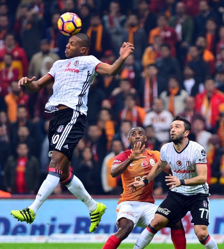 Galatasaray-Beşiktaş karşılaşmasından kareler