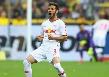 Saracchi Nagatomo'yu solladı