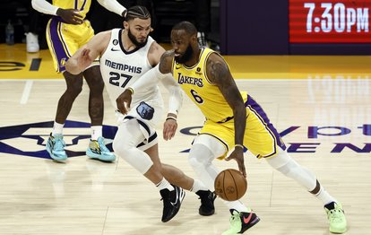 LeBron James rekor kırdı Lakers öne geçti