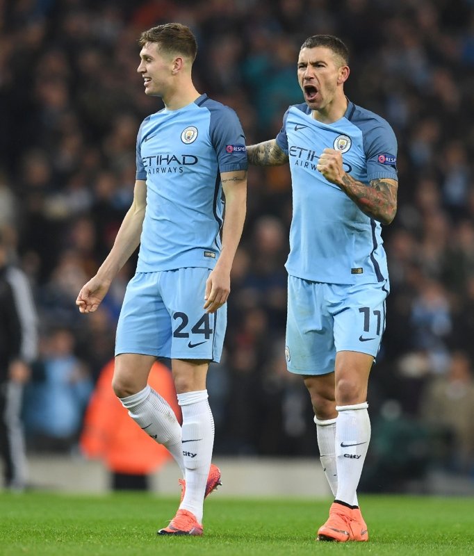Kolarov Fenerbahce Icin Resti Cekti Sayfa 1 Fenerbahce 16 Kasim 2020 Pazartesi