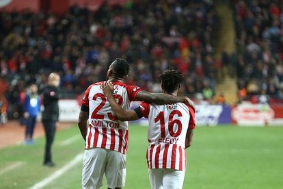 Antalyaspor’da flaş ayrılık! Sözleşmesi feshedildi