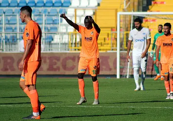 Alanya deplasmanda Paşa'yı devirdi