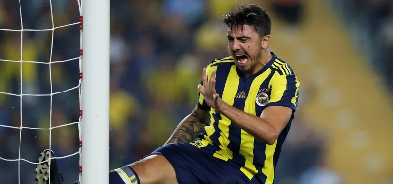 Ozan Tufan ve Van Persie ıslıklandı