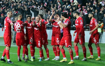 Samsunspor 2-0 Altınordu MAÇ SONUCU-ÖZET | Samsunspor liderliğini sürdürdü!