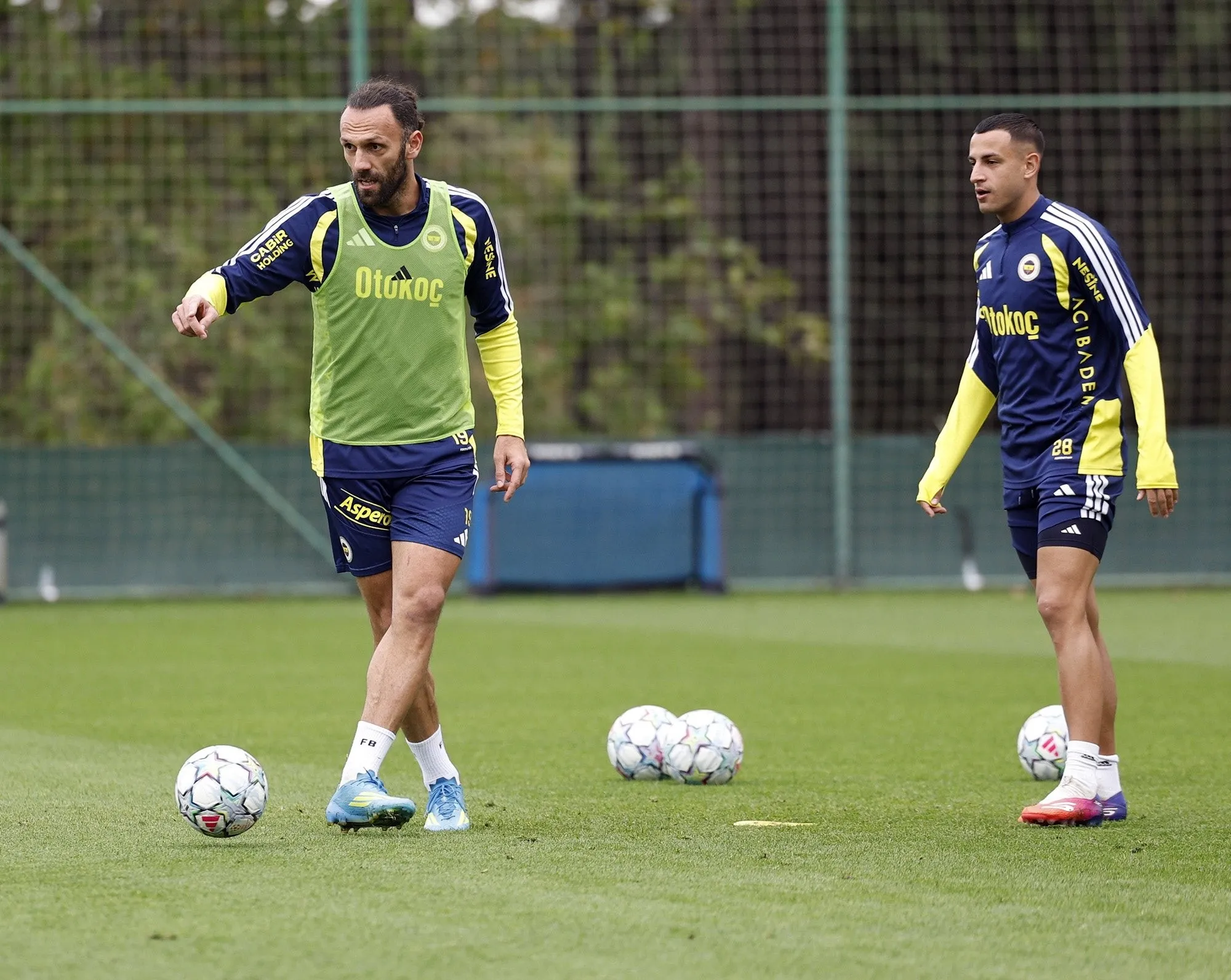 Fenerbahçe, Slavia Prag Maçı İçin Antrenmanlara Başladı