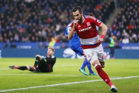 Negredo tesislerden ayrıldı