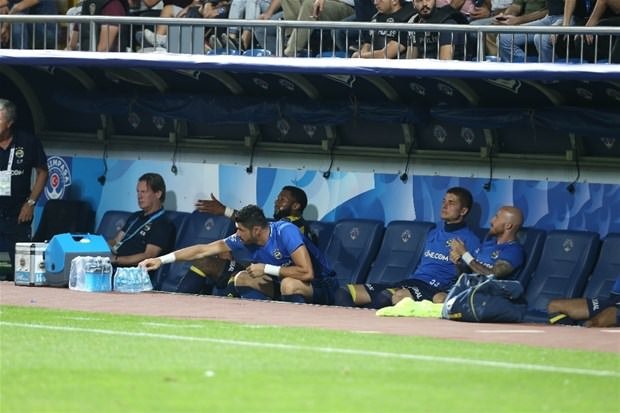 Fenerbahçe karıştı! Lens’ten olay tepki...