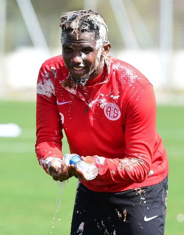 Eto’o’yu kızdıran doğum günü kutlaması