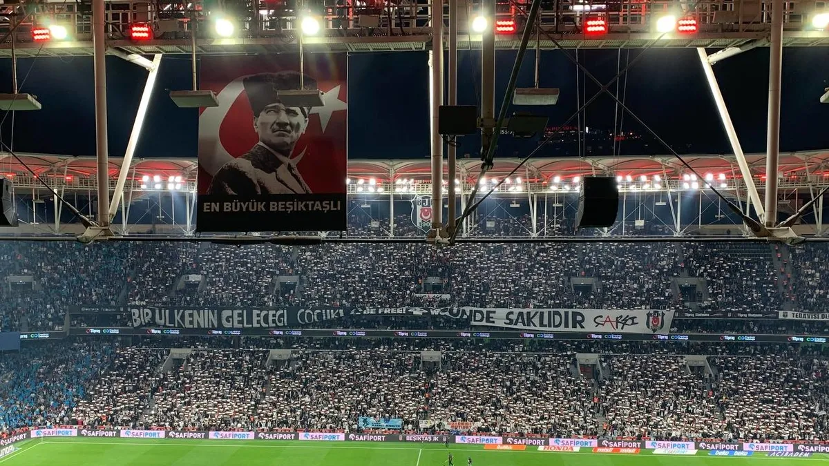Beşiktaş taraftarları Filistin'i unutmadı