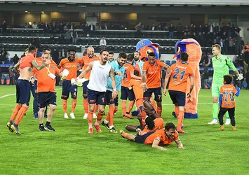 Başakşehir kritik virajı kayıpsız atlattı
