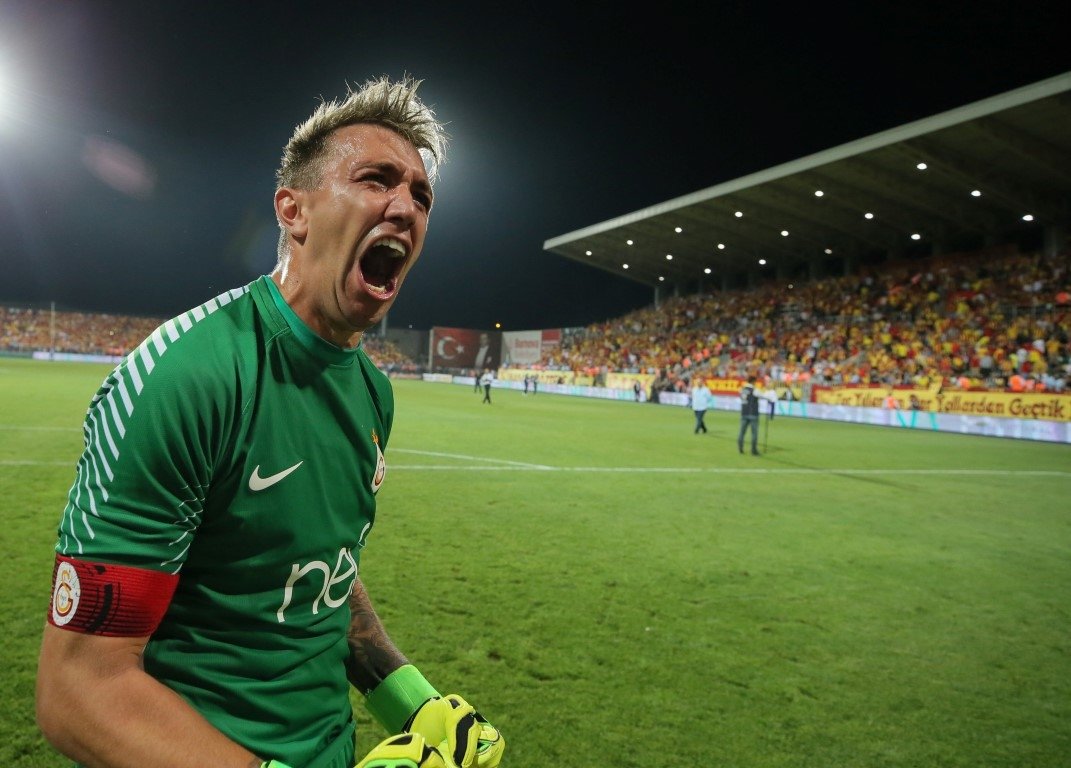 Watford’dan Muslera’ya kanca
