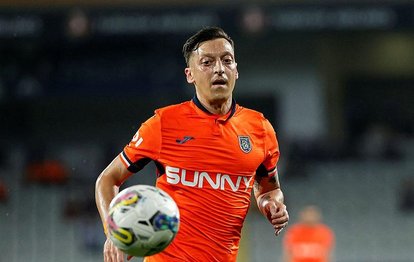 Mesut Özil Başakşehir’de ilk maçına çıktı!