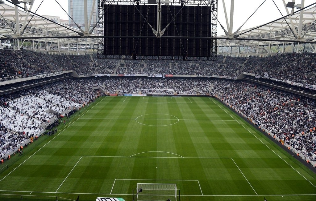 Vodafone Arena’daki ilk maçta tanıdık isimler