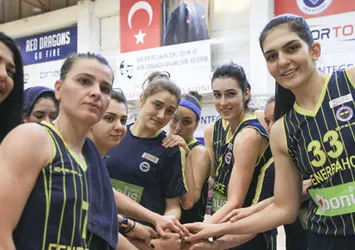 Fenerbahçe-Yakın Doğu Üniversitesi: 81-68