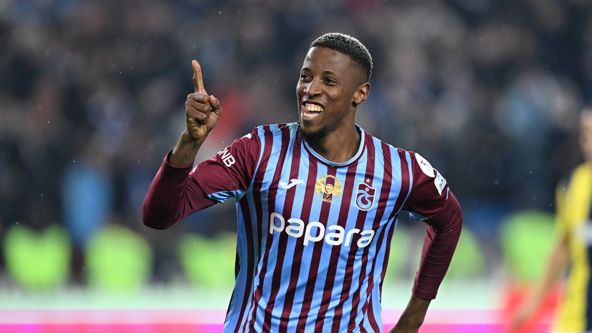 Fenerbahçe ve Galatasaray Trabzonspor'un yıldızı için devrede! Transferde dev rekabet Fenerbahçe ve Galatasaray Trabzonspor'un yıldızı için devrede! Transferde dev rekabet