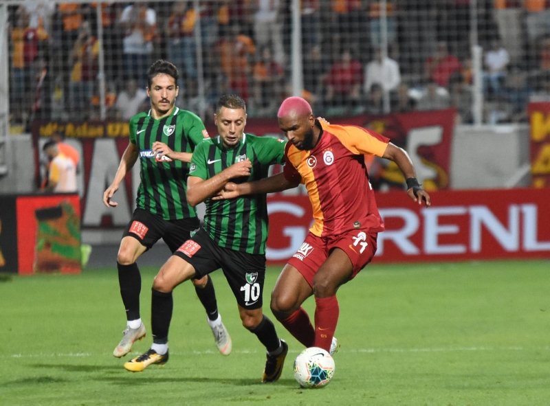 Galatasaray yenildi capsler patladı!
