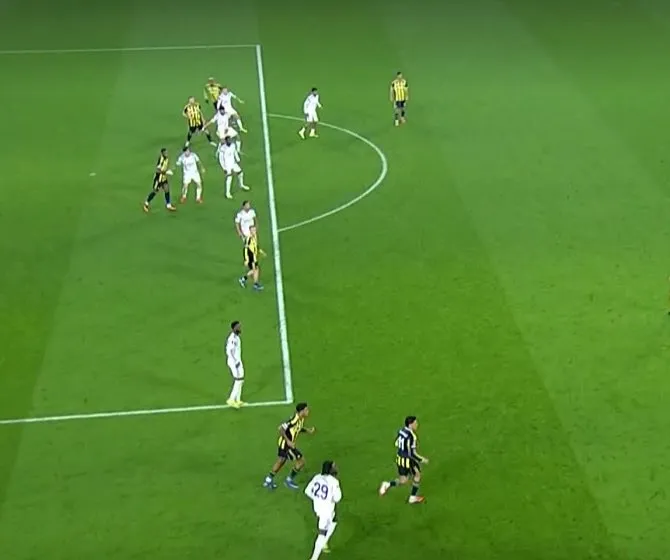 Fenerbahçe'nin golü VAR'dan döndü! İşte o pozisyon - 1