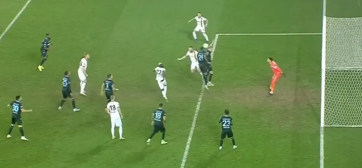 Ankaragücü - Trabzonspor maçında penaltı kararı çıktı! İşte o pozisyon - 1