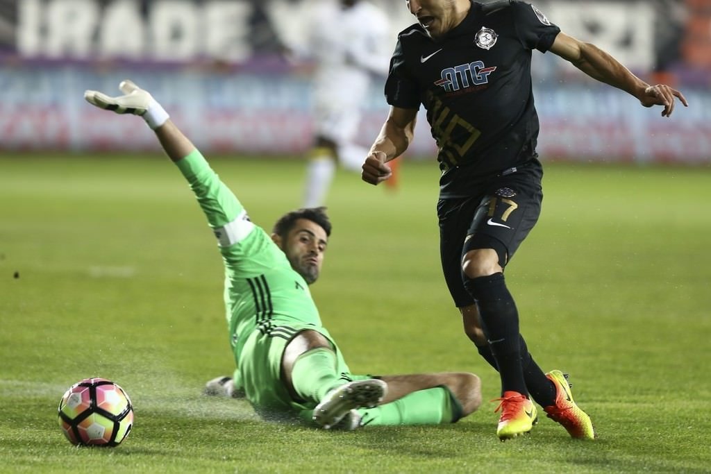 Osmanlıspor-Fenerbahçe maçından kareler