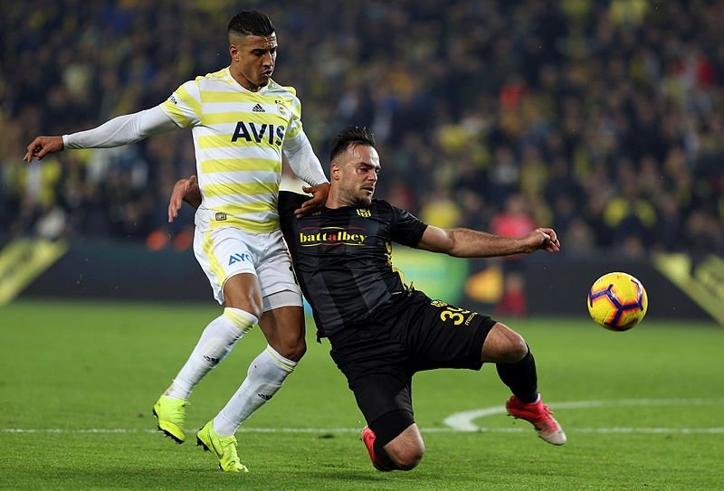 Ersun Yanal krizi bu sözlerle önledi!