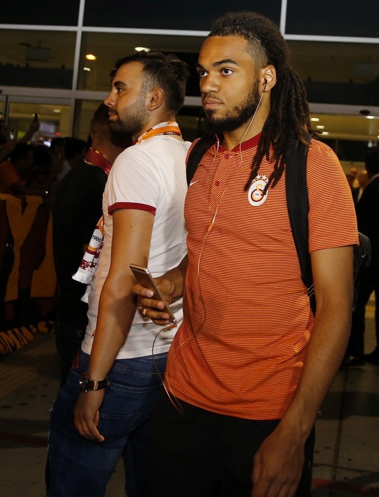 Galatasaray’a Antalya’da coşkulu karşılama