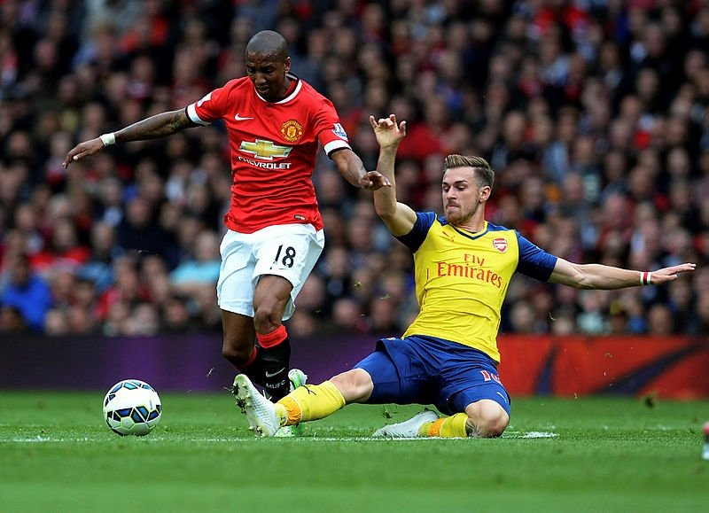 Fenerbahçe’ye Ashley Young’dan yeşil ışık