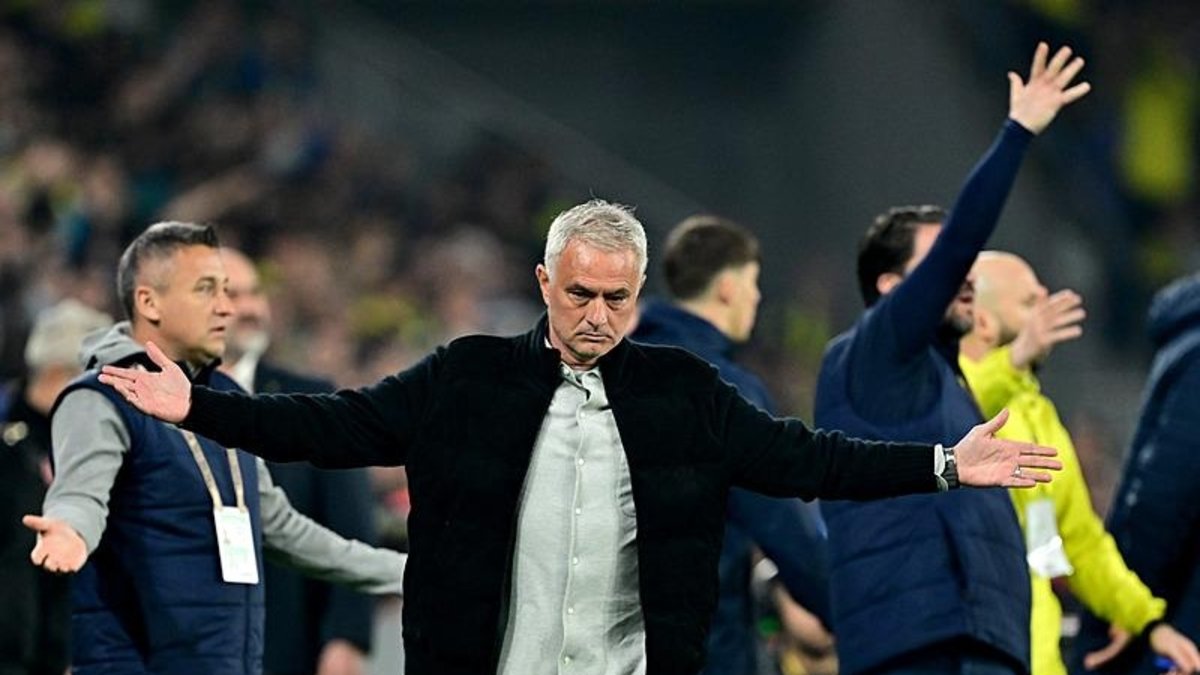 Jose Mourinho'dan maçın ardından flaş tepki! Amacınız nedir Jose Mourinho'dan maçın ardından flaş tepki! Amacınız nedir