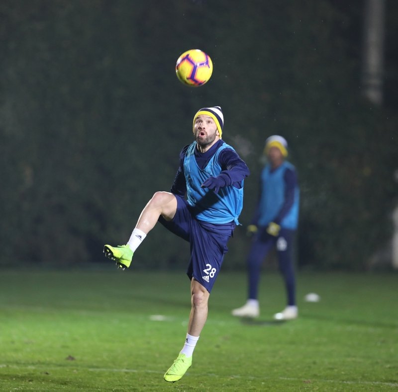 Fenerbahçe efsanesi transferi açıkladı!