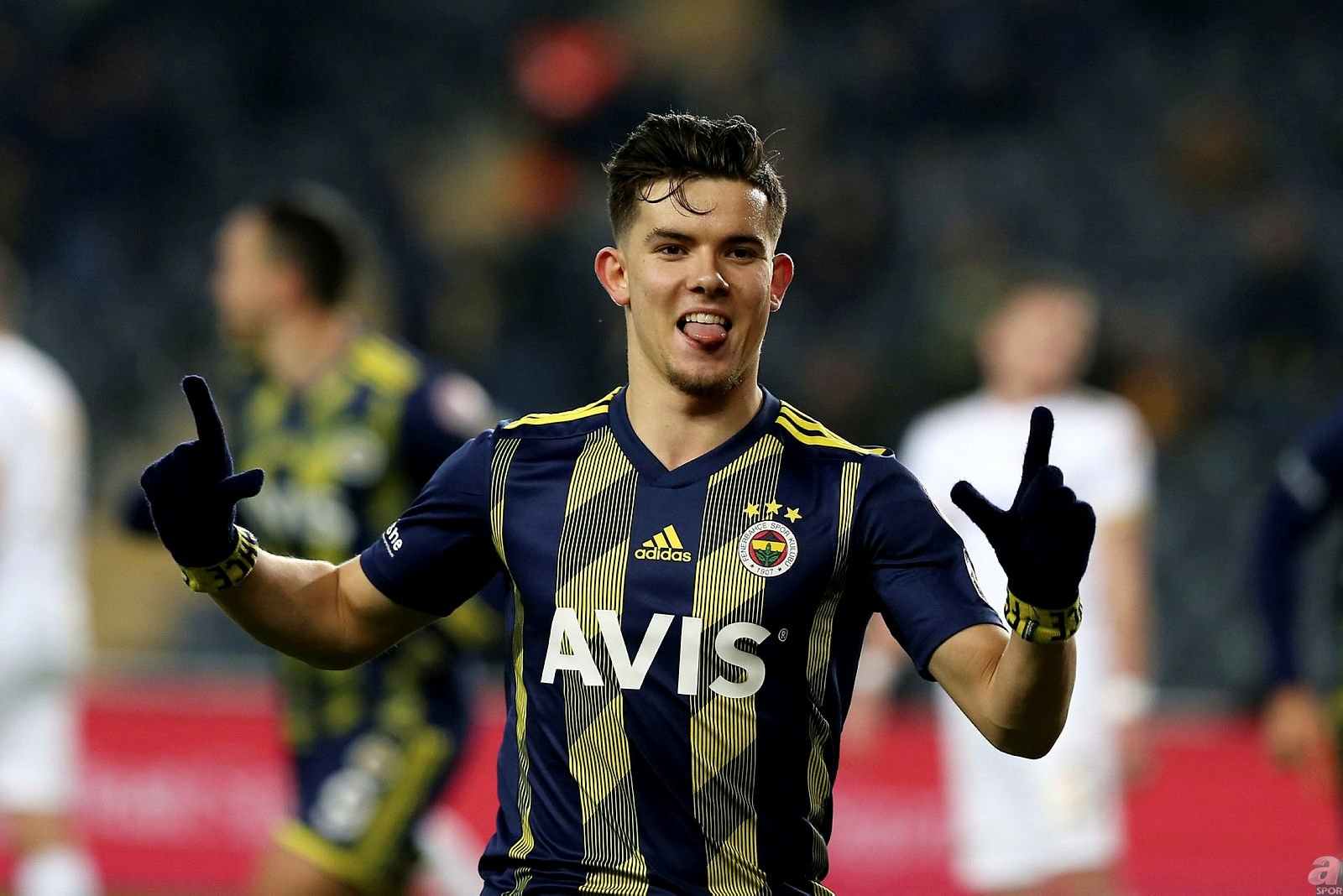 Fenerbahçe’de büyük operasyon! 9 isim yolcu...